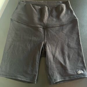 Alo bike shorts